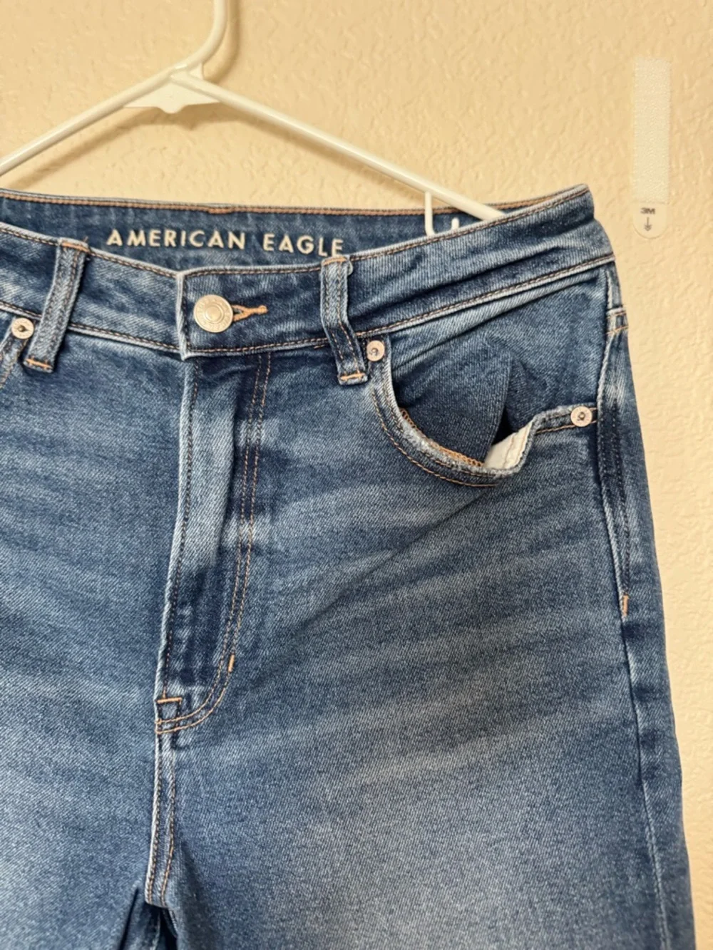 American Eagle Outfitters Women’s Highest Rise Mom Jean - Picture 3 of 8